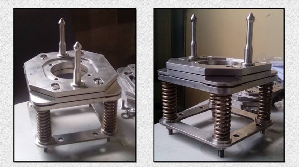 ELECTRICAL CONNECTOR MECHANISM